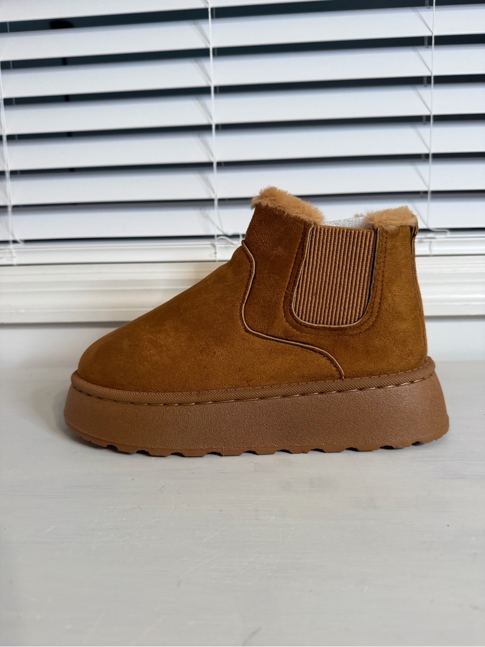 Women’s Suede Faux Fur Lined Platform Ankle Boots Pull On Tan Brown 39 or 8